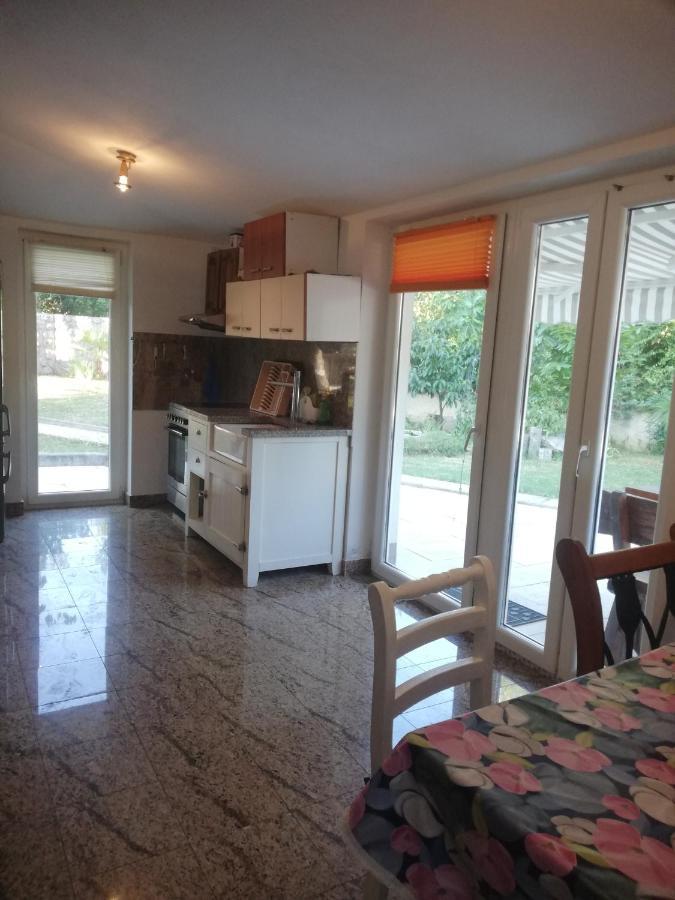 Apartman Nevia Lka Opric Exteriér fotografie
